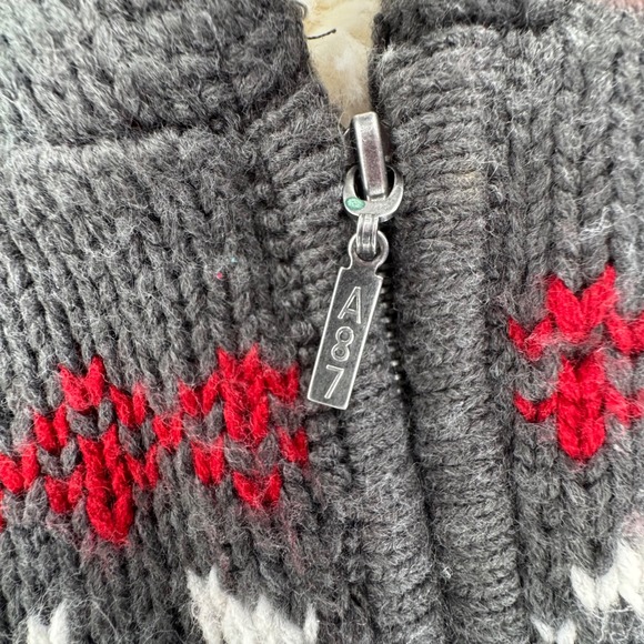 Y2K Aeropostale Womens Gray Fair Isle Snowflake Sherpa Lined Cozy Hooded Vest Lg - Picture 12 of 13